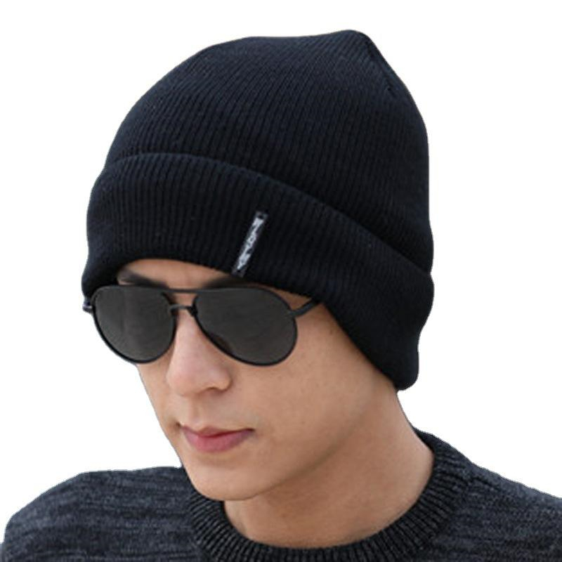 Wholesale fashion styles trend acrylic beanie custom logo fo